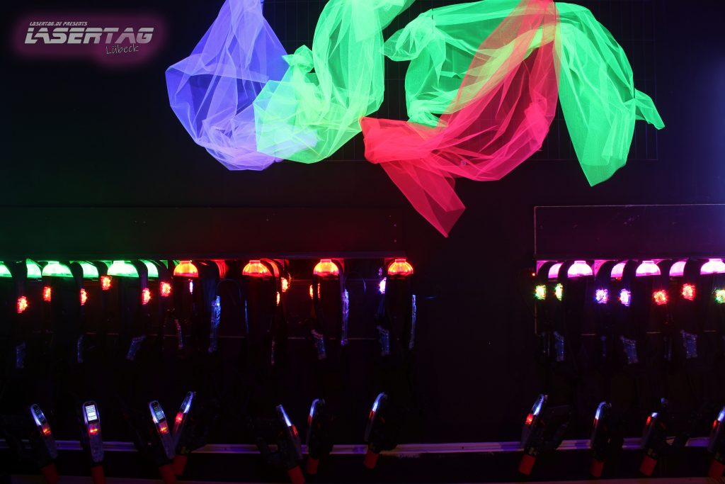 Lasertag Arena Lübeck mit Schwarzlicht-Effekten